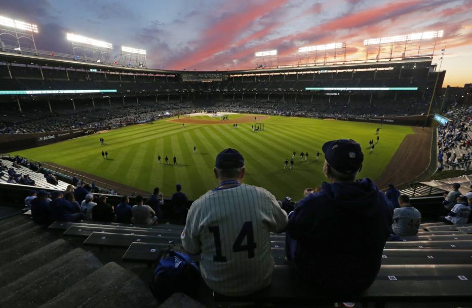Campionato MLB baseball. Chicago Cubs vs San Francisco Giants al tramonto. (Ap)